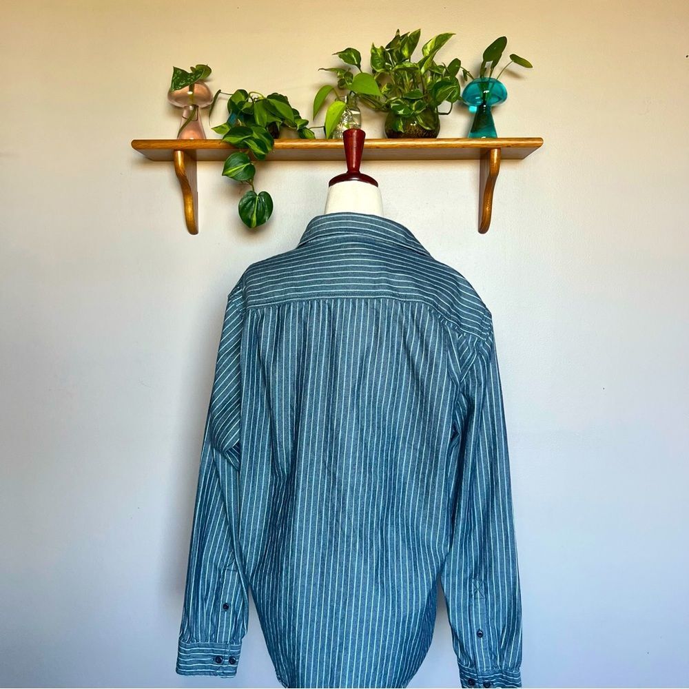 NWOT LL Bean Slightly Fitted Button Down Navy Blue Shirt with Pinstripes Medium - Picture 3 of 7